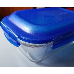 Lock & lock glass loaf pan with secure locking cover